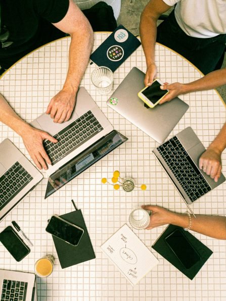 pexels-canvastudio-3194519